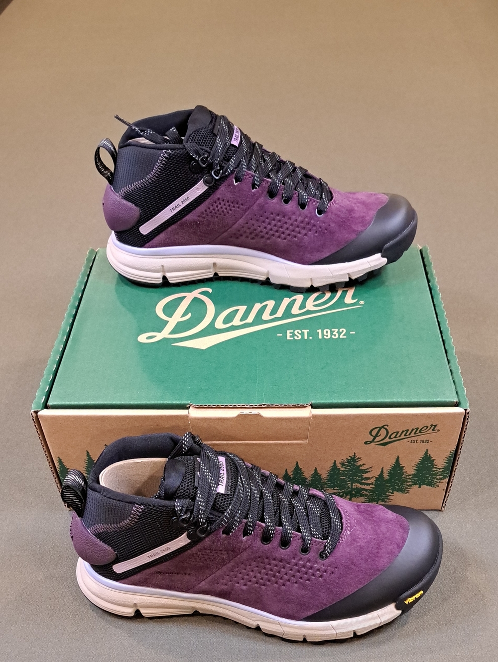 Danner Women's Trail 2650 Mid GTX - Color: Marionberry - Size: 8.5